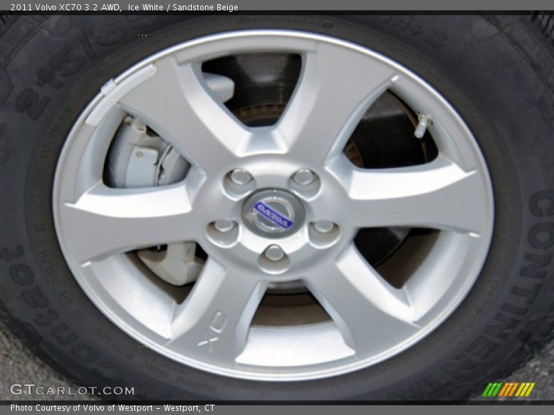 Ice White / Sandstone Beige 2011 Volvo XC70 3.2 AWD