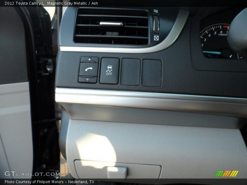 Magnetic Gray Metallic / Ash 2012 Toyota Camry L