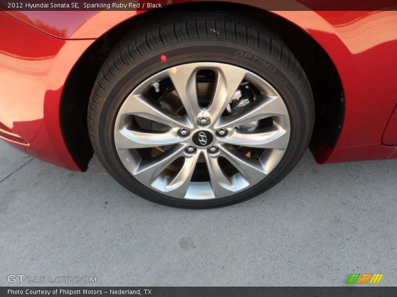 Sparkling Ruby Red / Black 2012 Hyundai Sonata SE