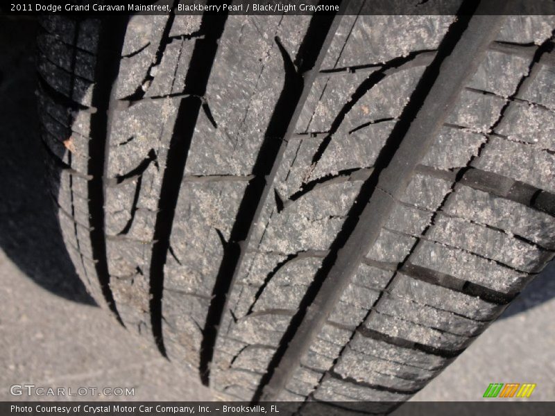 Blackberry Pearl / Black/Light Graystone 2011 Dodge Grand Caravan Mainstreet