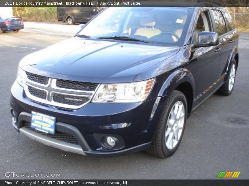 Blackberry Pearl / Black/Light Frost Beige 2011 Dodge Journey Mainstreet