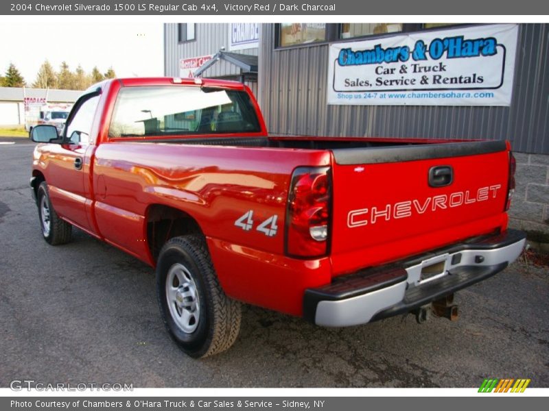 Victory Red / Dark Charcoal 2004 Chevrolet Silverado 1500 LS Regular Cab 4x4