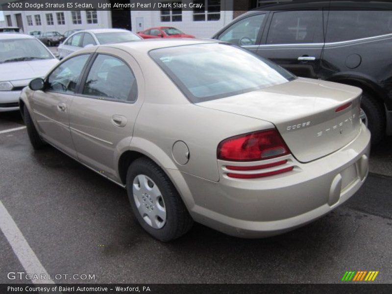 Light Almond Pearl / Dark Slate Gray 2002 Dodge Stratus ES Sedan