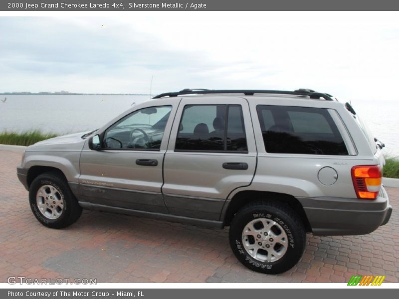 Silverstone Metallic / Agate 2000 Jeep Grand Cherokee Laredo 4x4