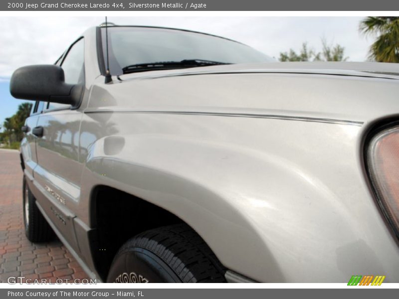 Silverstone Metallic / Agate 2000 Jeep Grand Cherokee Laredo 4x4