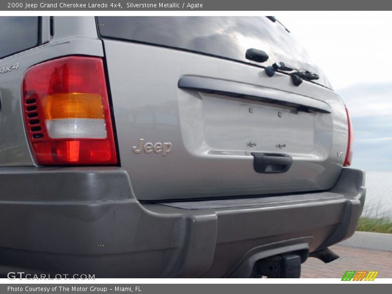Silverstone Metallic / Agate 2000 Jeep Grand Cherokee Laredo 4x4