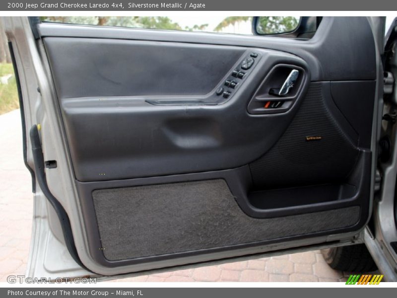 Door Panel of 2000 Grand Cherokee Laredo 4x4