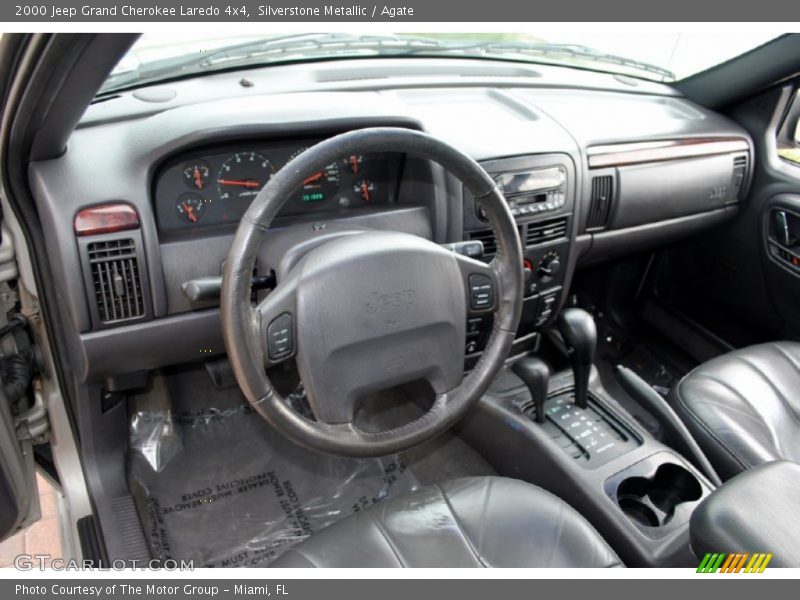 Dashboard of 2000 Grand Cherokee Laredo 4x4