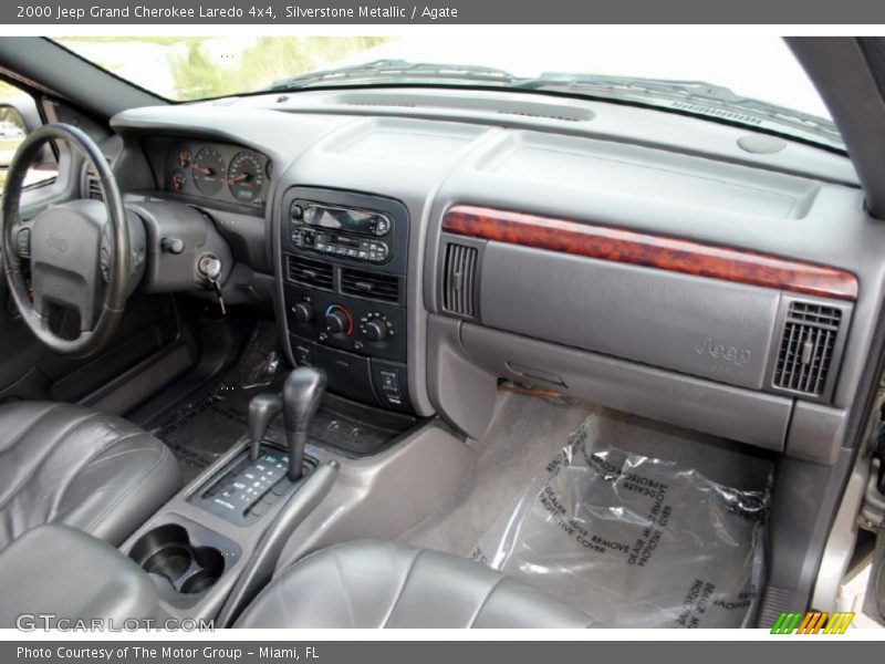 Dashboard of 2000 Grand Cherokee Laredo 4x4