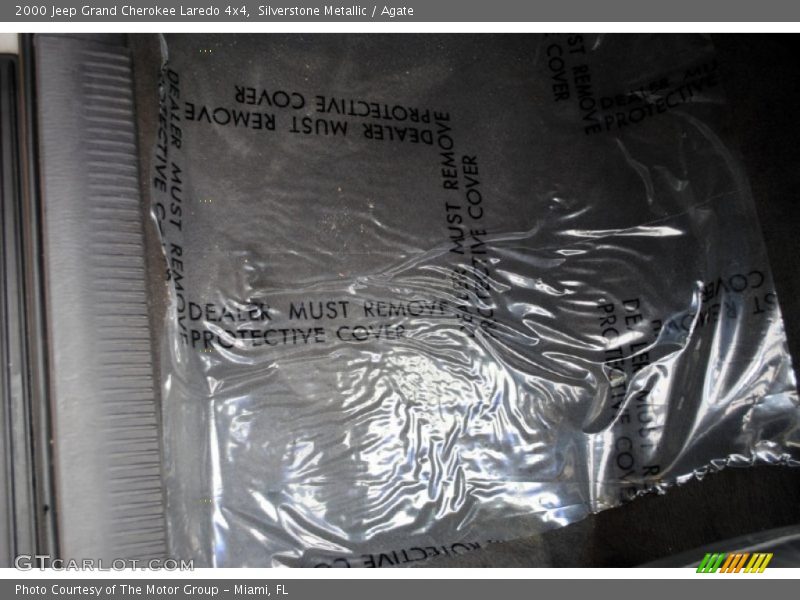 Silverstone Metallic / Agate 2000 Jeep Grand Cherokee Laredo 4x4