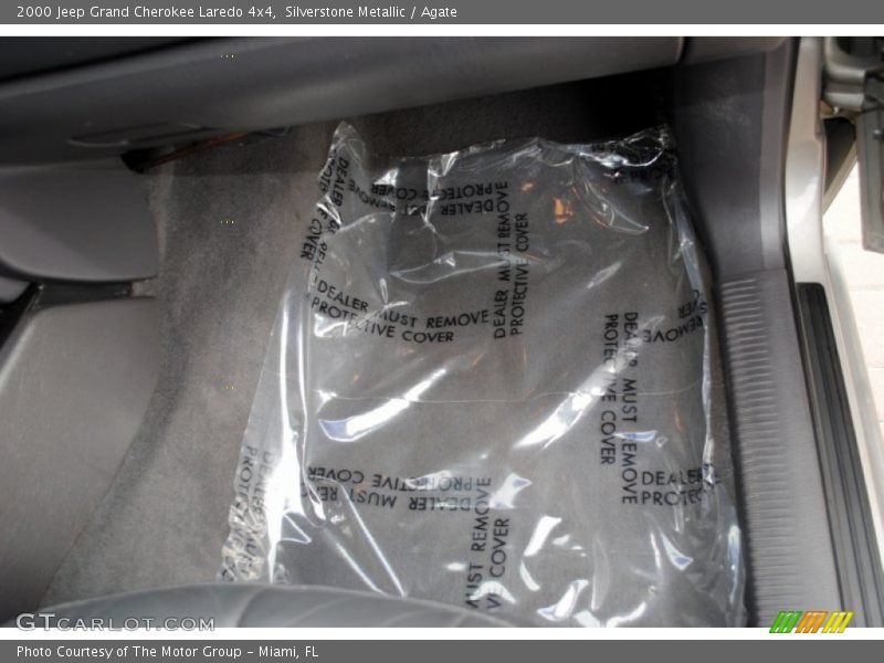 Silverstone Metallic / Agate 2000 Jeep Grand Cherokee Laredo 4x4