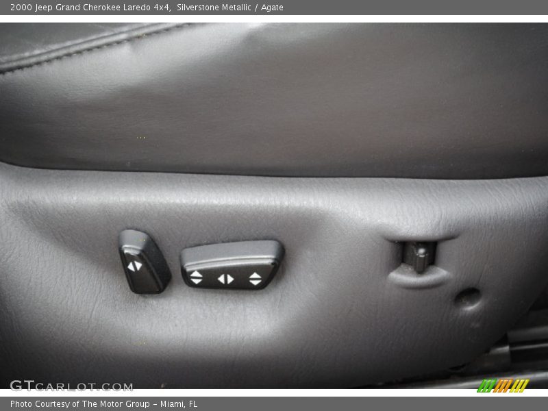 Silverstone Metallic / Agate 2000 Jeep Grand Cherokee Laredo 4x4