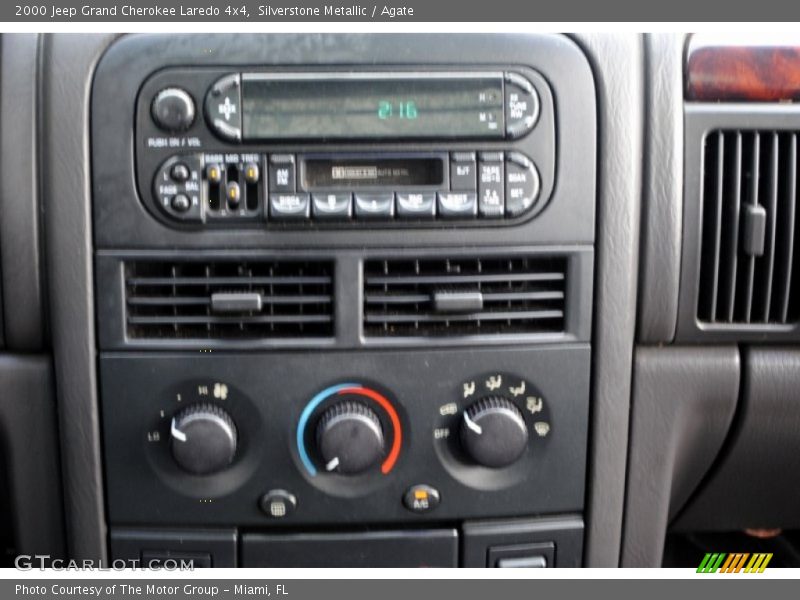 Silverstone Metallic / Agate 2000 Jeep Grand Cherokee Laredo 4x4