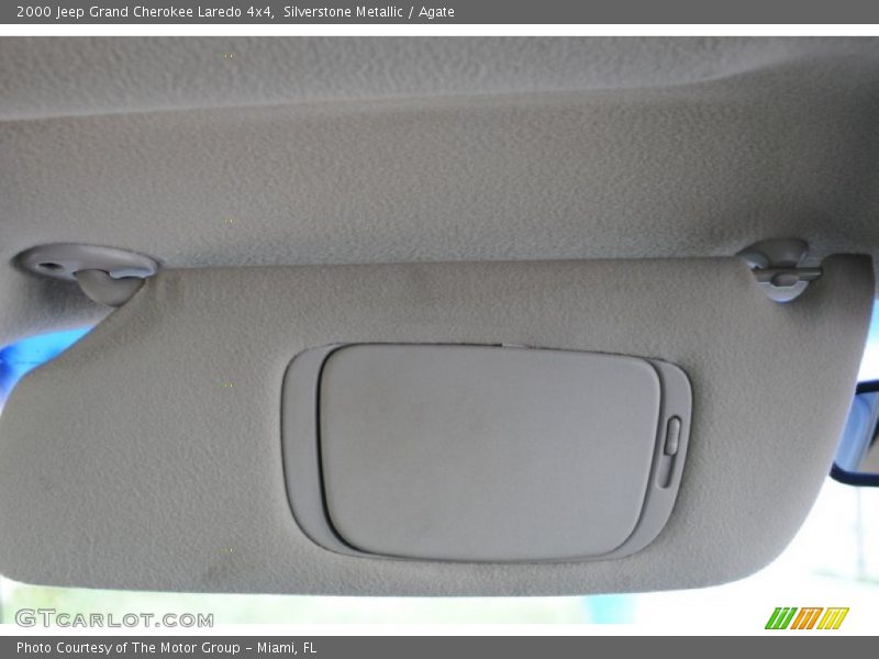 Silverstone Metallic / Agate 2000 Jeep Grand Cherokee Laredo 4x4