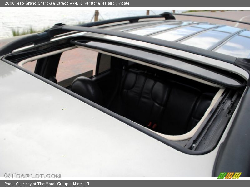 Silverstone Metallic / Agate 2000 Jeep Grand Cherokee Laredo 4x4