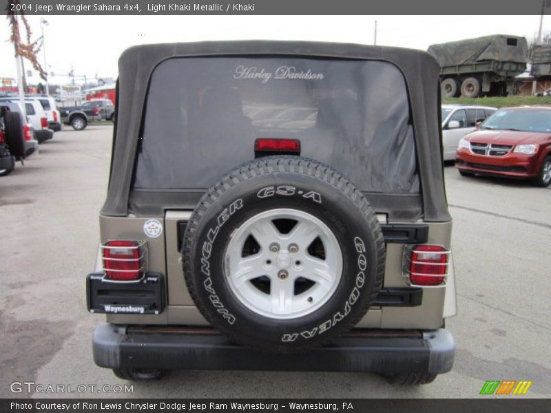 Light Khaki Metallic / Khaki 2004 Jeep Wrangler Sahara 4x4