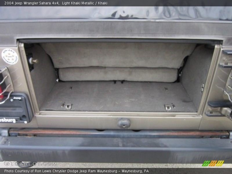 Light Khaki Metallic / Khaki 2004 Jeep Wrangler Sahara 4x4