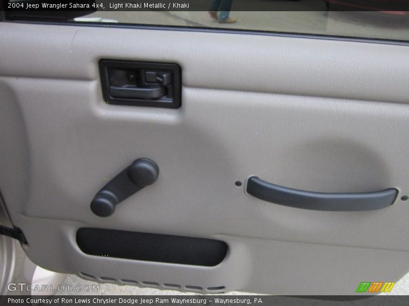 Light Khaki Metallic / Khaki 2004 Jeep Wrangler Sahara 4x4