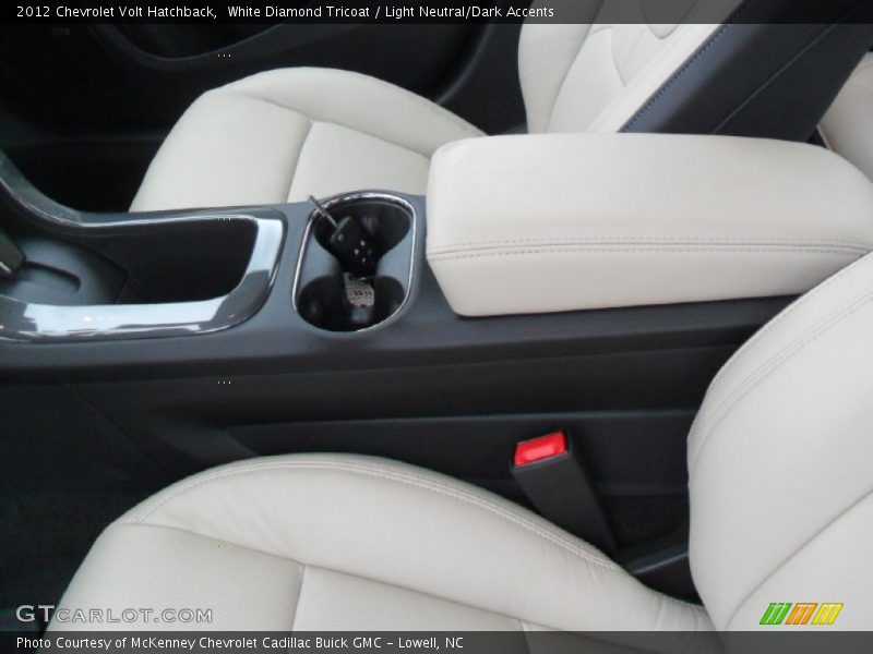 White Diamond Tricoat / Light Neutral/Dark Accents 2012 Chevrolet Volt Hatchback