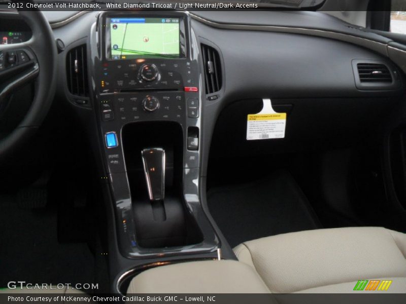 White Diamond Tricoat / Light Neutral/Dark Accents 2012 Chevrolet Volt Hatchback