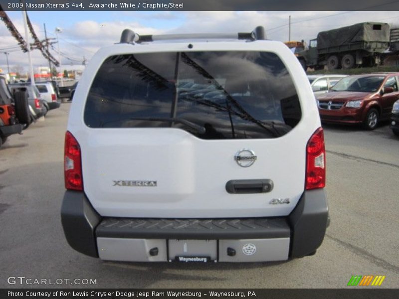 Avalanche White / Graphite/Steel 2009 Nissan Xterra S 4x4