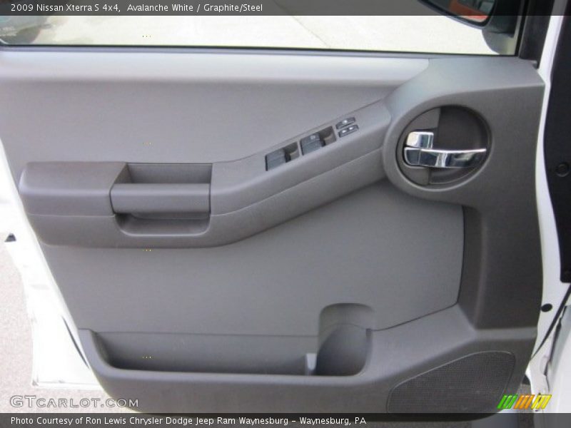 Avalanche White / Graphite/Steel 2009 Nissan Xterra S 4x4