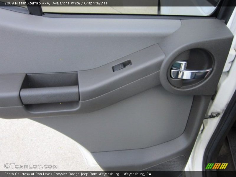 Avalanche White / Graphite/Steel 2009 Nissan Xterra S 4x4