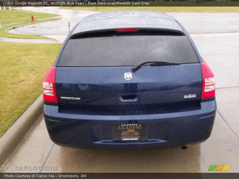 Midnight Blue Pearl / Dark Slate Gray/Medium Slate Gray 2005 Dodge Magnum SE