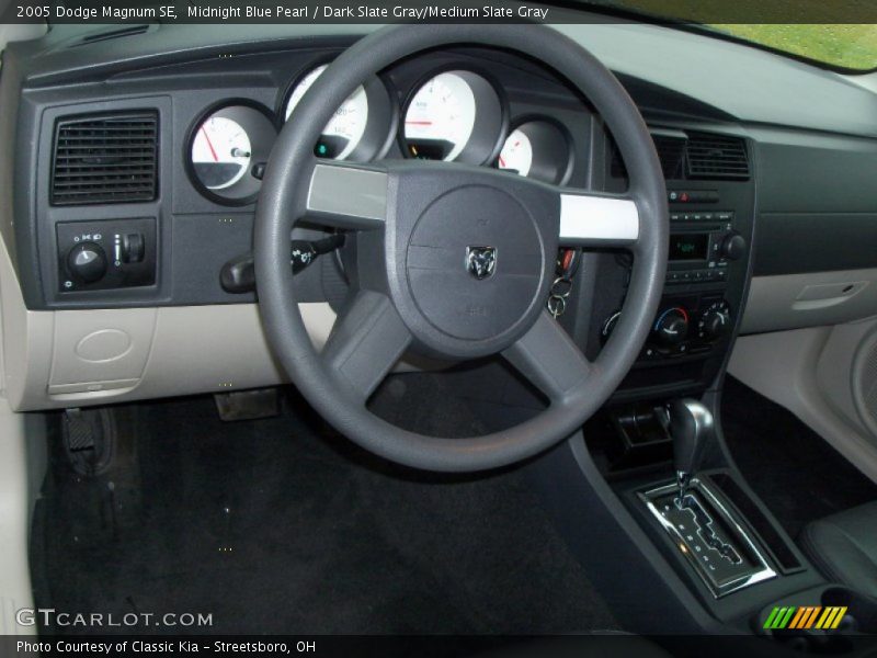 Midnight Blue Pearl / Dark Slate Gray/Medium Slate Gray 2005 Dodge Magnum SE