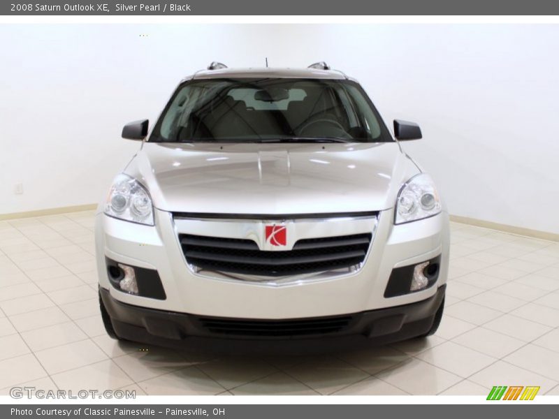 Silver Pearl / Black 2008 Saturn Outlook XE