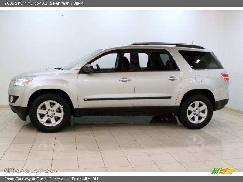 Silver Pearl / Black 2008 Saturn Outlook XE