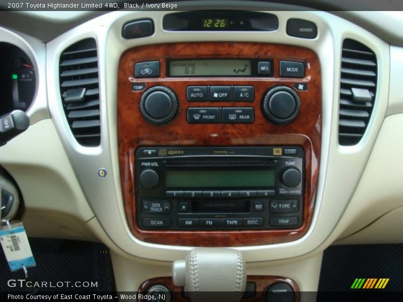 Black / Ivory Beige 2007 Toyota Highlander Limited 4WD
