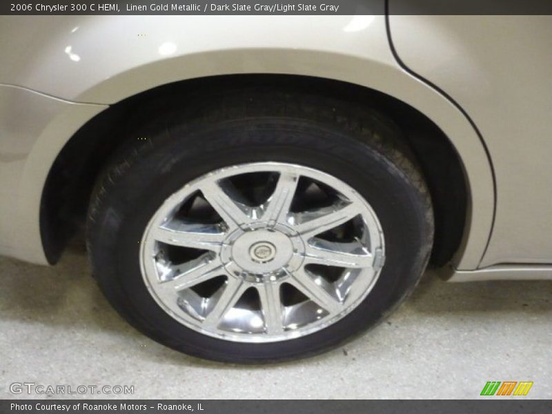 Linen Gold Metallic / Dark Slate Gray/Light Slate Gray 2006 Chrysler 300 C HEMI