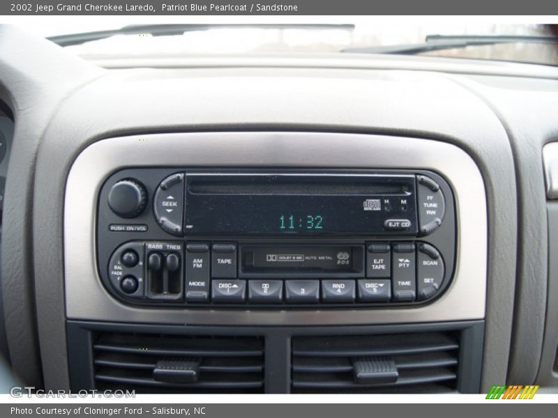 Patriot Blue Pearlcoat / Sandstone 2002 Jeep Grand Cherokee Laredo