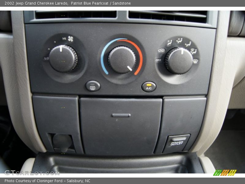 Patriot Blue Pearlcoat / Sandstone 2002 Jeep Grand Cherokee Laredo