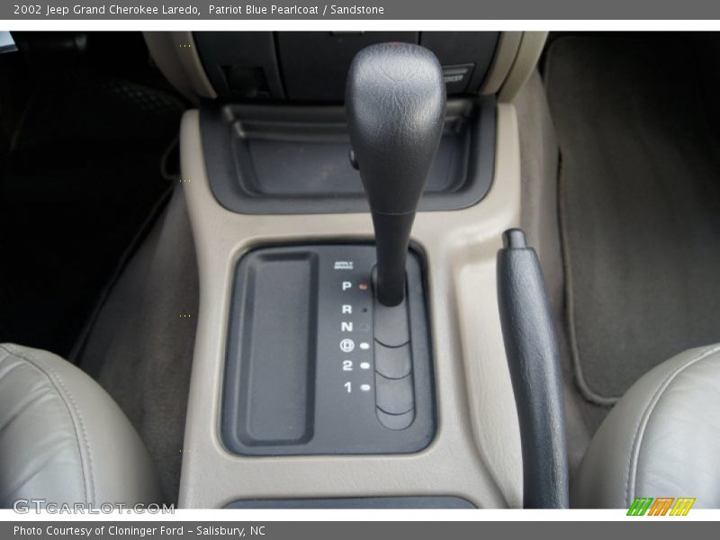 Patriot Blue Pearlcoat / Sandstone 2002 Jeep Grand Cherokee Laredo