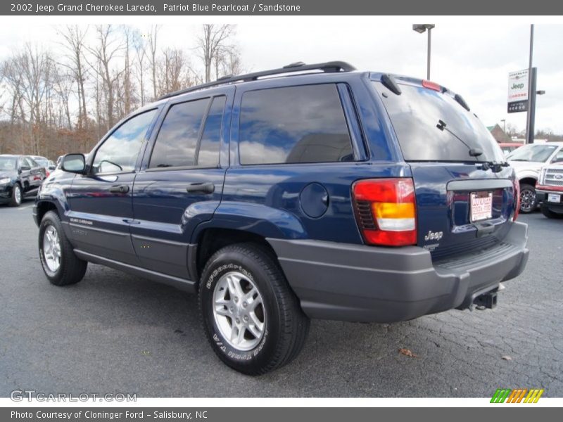 Patriot Blue Pearlcoat / Sandstone 2002 Jeep Grand Cherokee Laredo