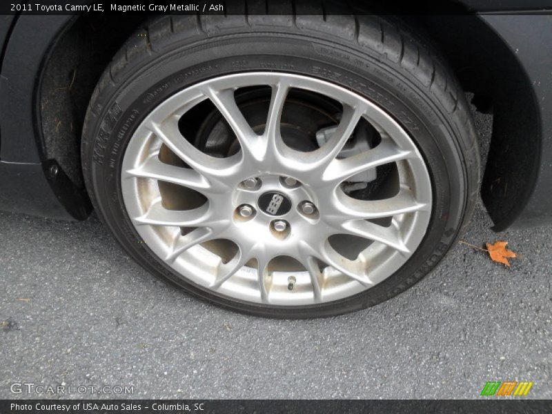 Magnetic Gray Metallic / Ash 2011 Toyota Camry LE