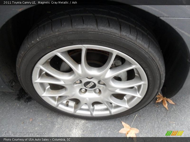 Magnetic Gray Metallic / Ash 2011 Toyota Camry LE