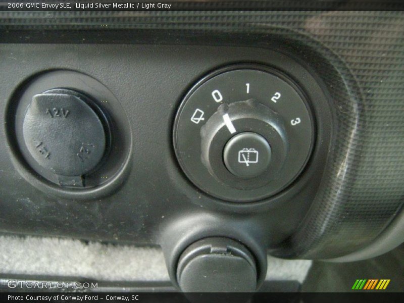 Liquid Silver Metallic / Light Gray 2006 GMC Envoy SLE