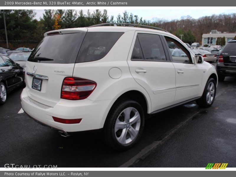 Arctic White / Cashmere 2009 Mercedes-Benz ML 320 BlueTec 4Matic