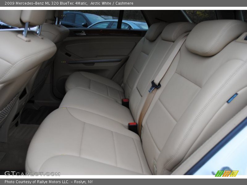 Arctic White / Cashmere 2009 Mercedes-Benz ML 320 BlueTec 4Matic