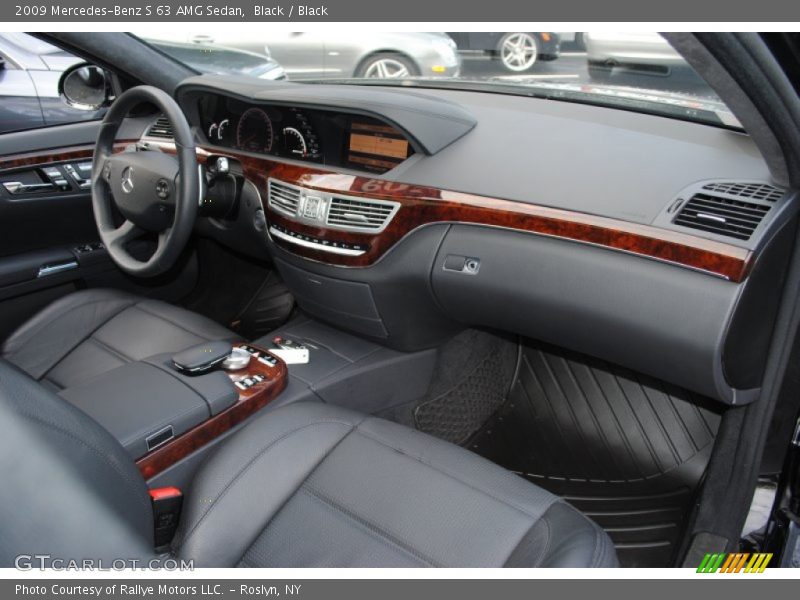 Dashboard of 2009 S 63 AMG Sedan
