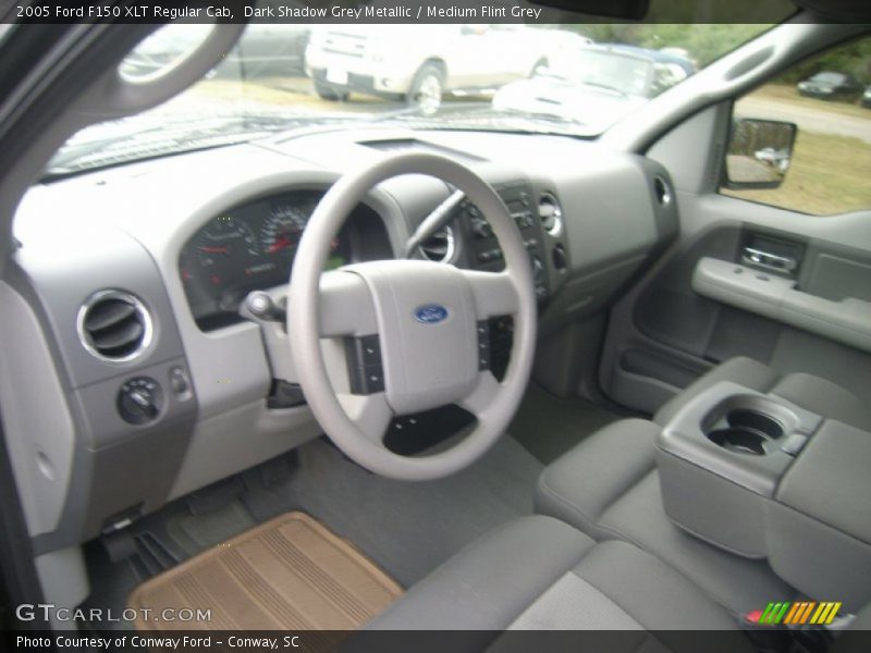 Dark Shadow Grey Metallic / Medium Flint Grey 2005 Ford F150 XLT Regular Cab