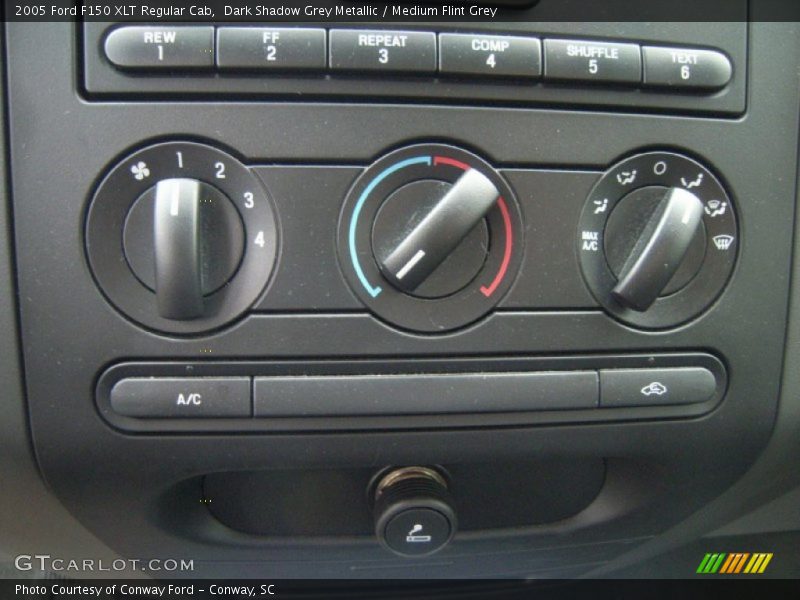 Dark Shadow Grey Metallic / Medium Flint Grey 2005 Ford F150 XLT Regular Cab