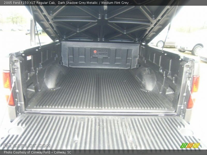 Dark Shadow Grey Metallic / Medium Flint Grey 2005 Ford F150 XLT Regular Cab