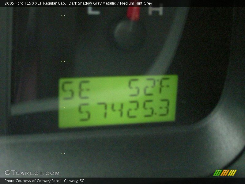 Dark Shadow Grey Metallic / Medium Flint Grey 2005 Ford F150 XLT Regular Cab