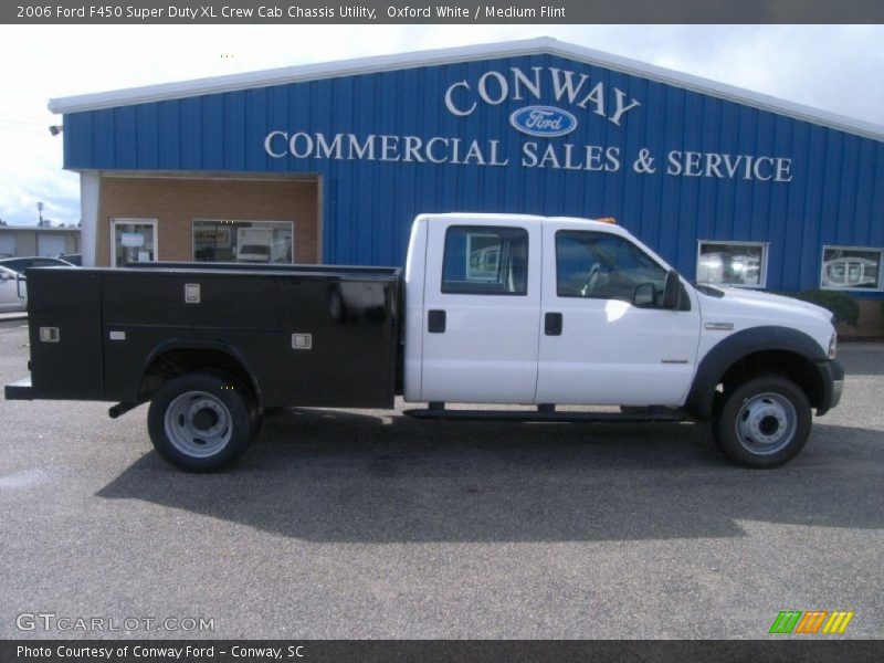 Oxford White / Medium Flint 2006 Ford F450 Super Duty XL Crew Cab Chassis Utility