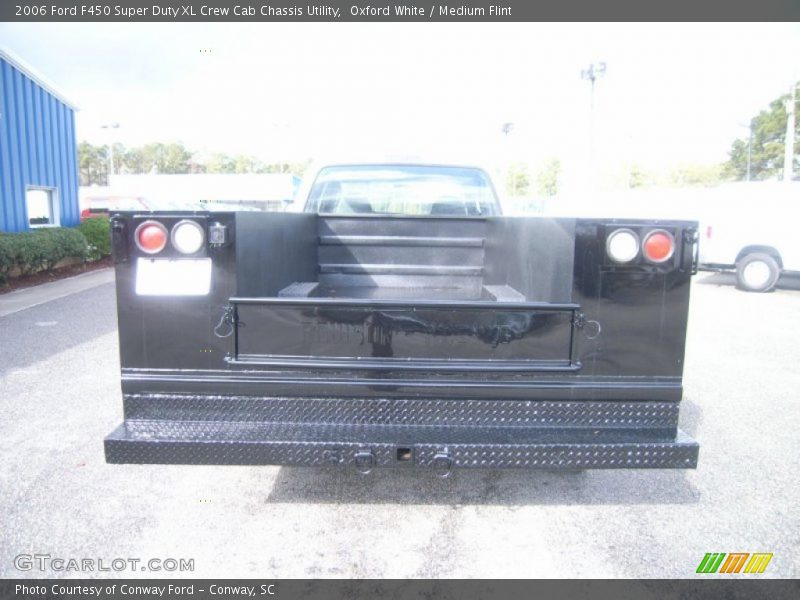 Oxford White / Medium Flint 2006 Ford F450 Super Duty XL Crew Cab Chassis Utility