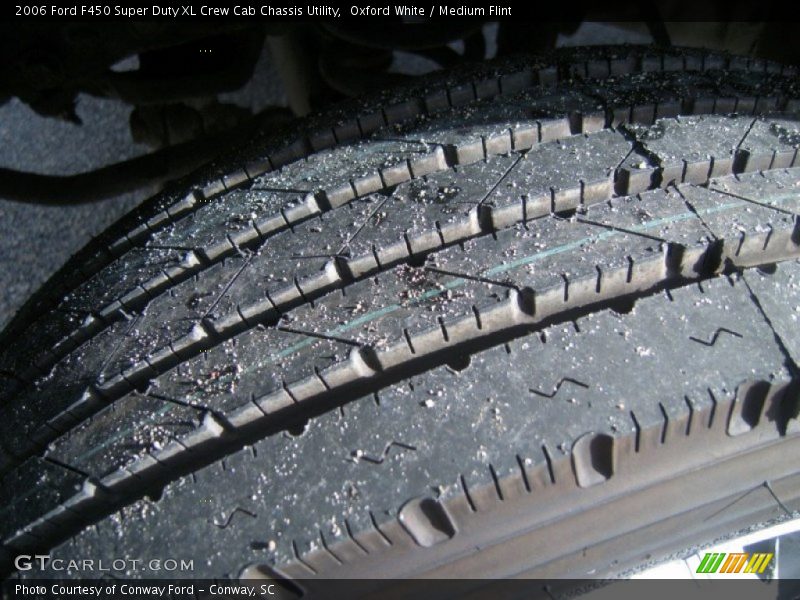 Oxford White / Medium Flint 2006 Ford F450 Super Duty XL Crew Cab Chassis Utility